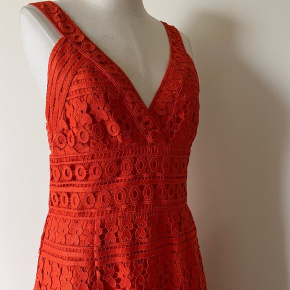 DVF Tiana Lace SLEEVELESS Cocktail Ruffle Dress 8 - Picture 7 of 7